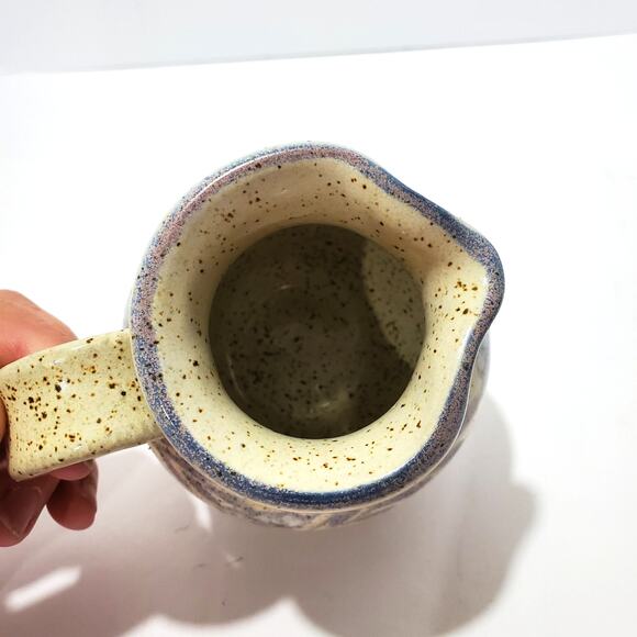Vtg Studio Pottery Creamer Beige Speckled with Blue Flowers Leaves Signed 4.5" - Picture 6 of 12